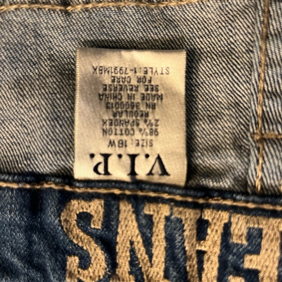 Women’s V.I.P. Jeans New W Tags Size 16 W Destructed Rolled Hem - Picture 7 of 12